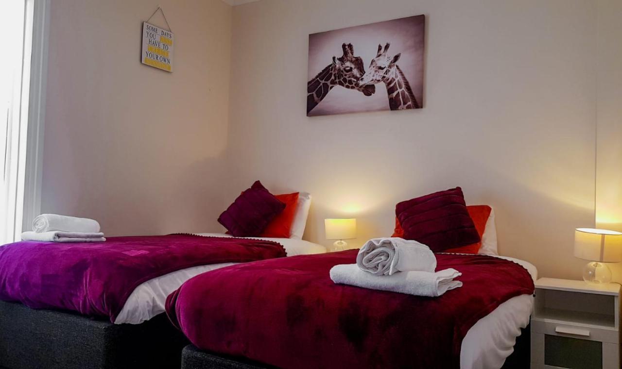 BellaLiving 2 Bedroom Apartment - Luton Luton  Buitenkant foto