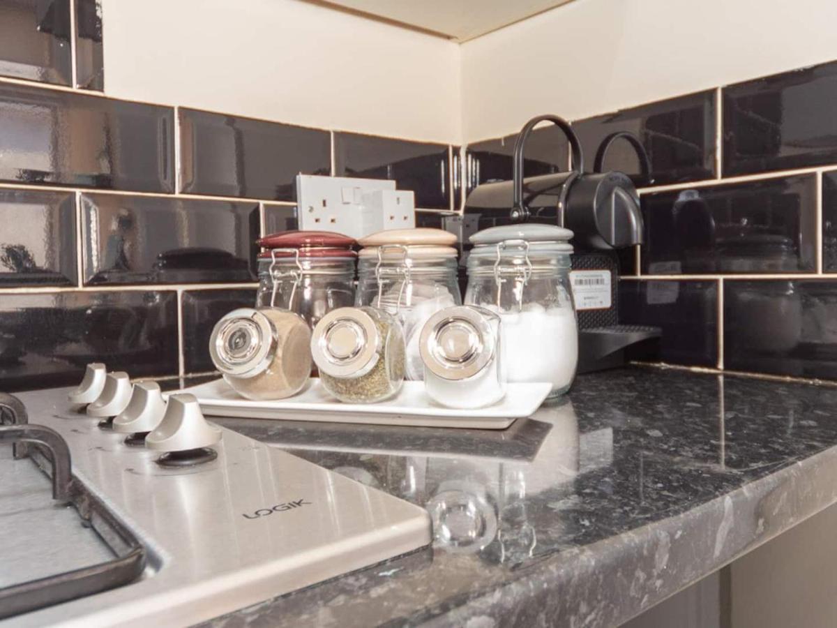 BellaLiving 2 Bedroom Apartment - Luton Luton  Buitenkant foto